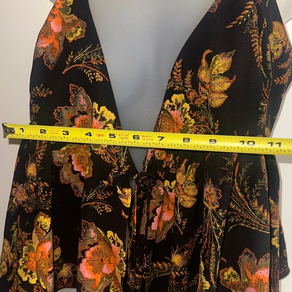 Urban Outfitters Black and Orange Floral Tie-Front Top - Picture 11 of 13